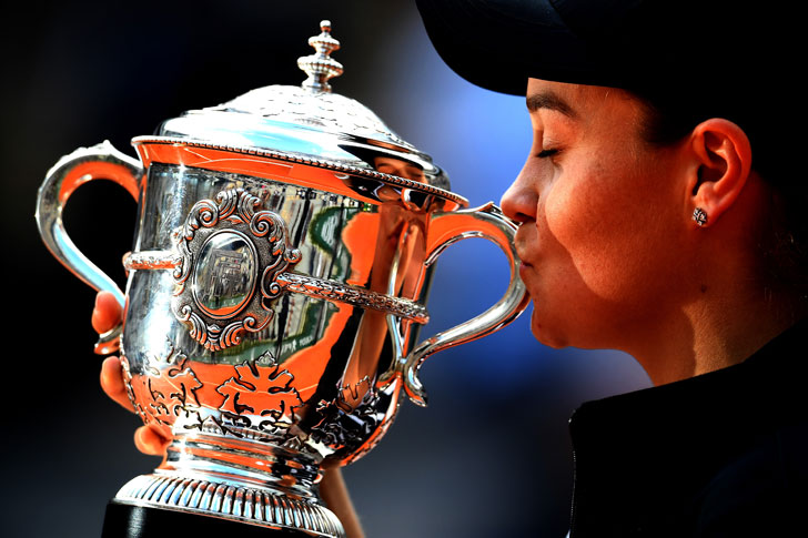 Ashleigh Barty with French Open trophy