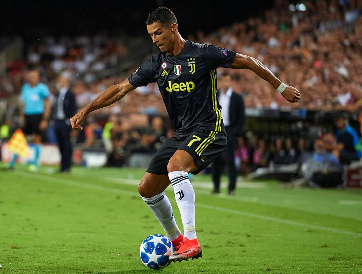 Manchester United look to humble Juventus