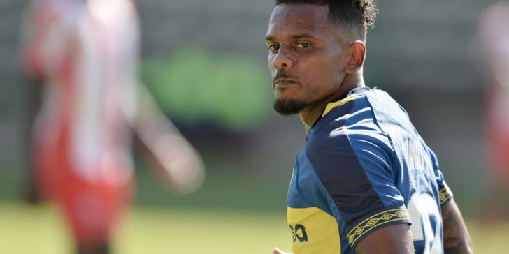 Kermit Erasmus in action for Cape Town City