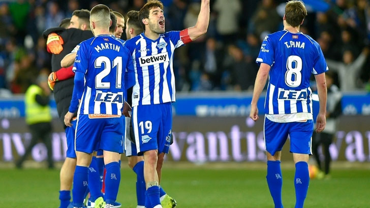 Pina in action for Alaves