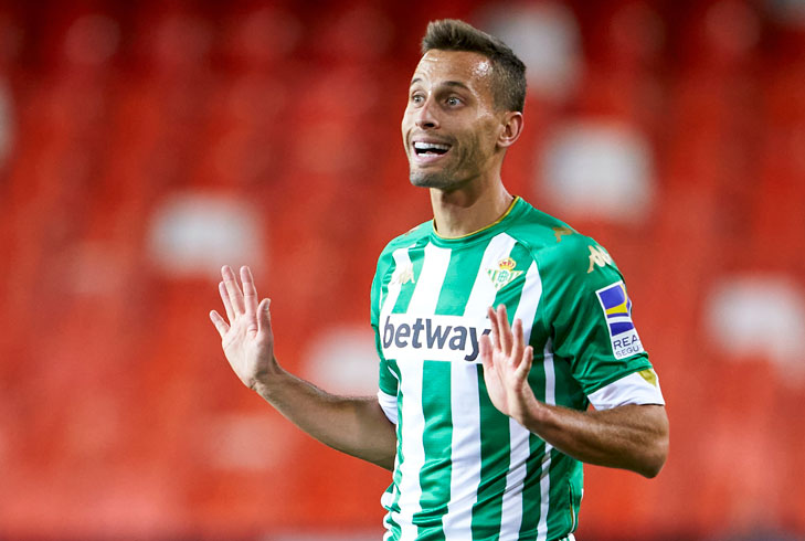 Betis midfielder Sergio Canales